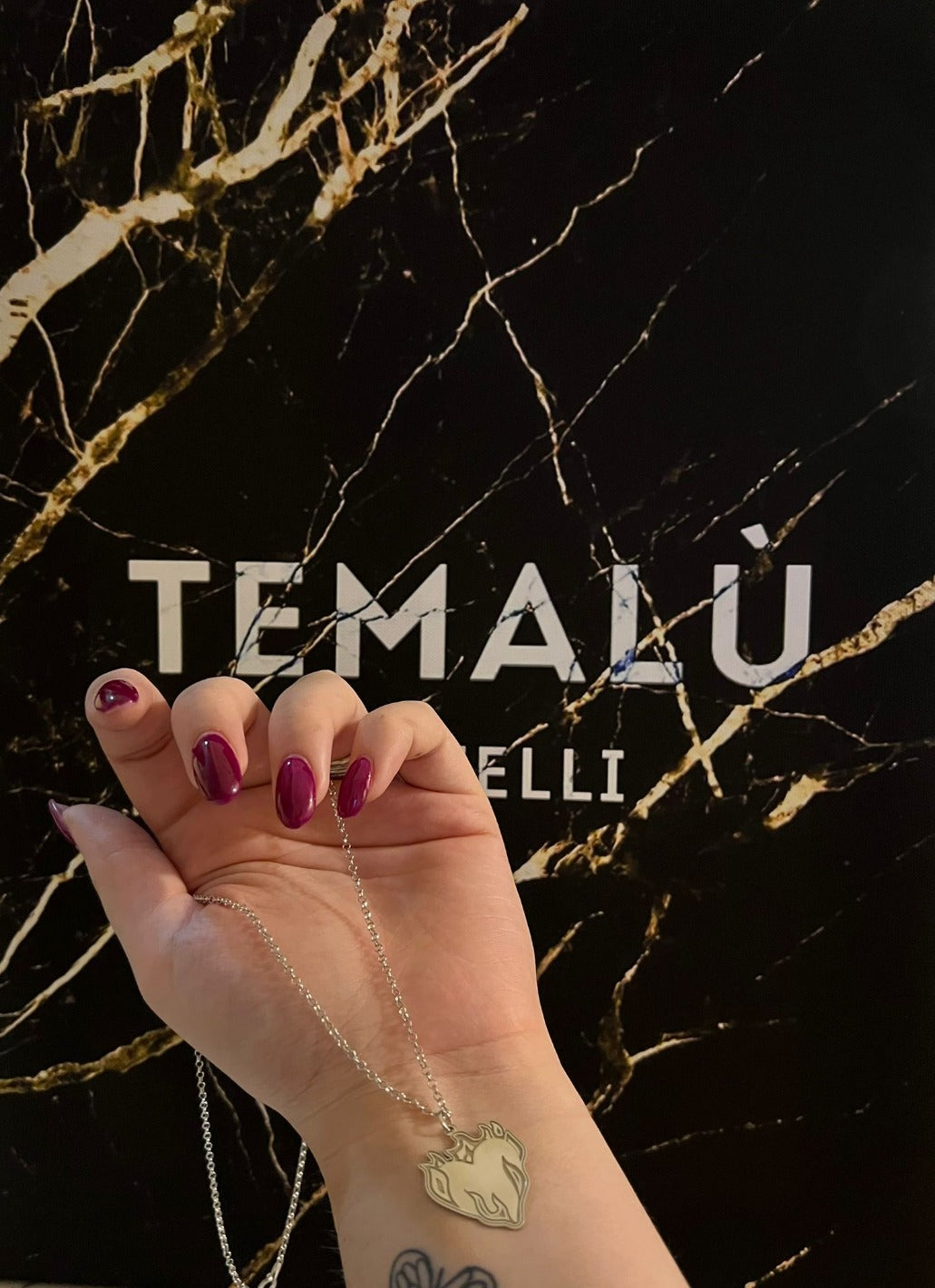 Collana heart on fire.