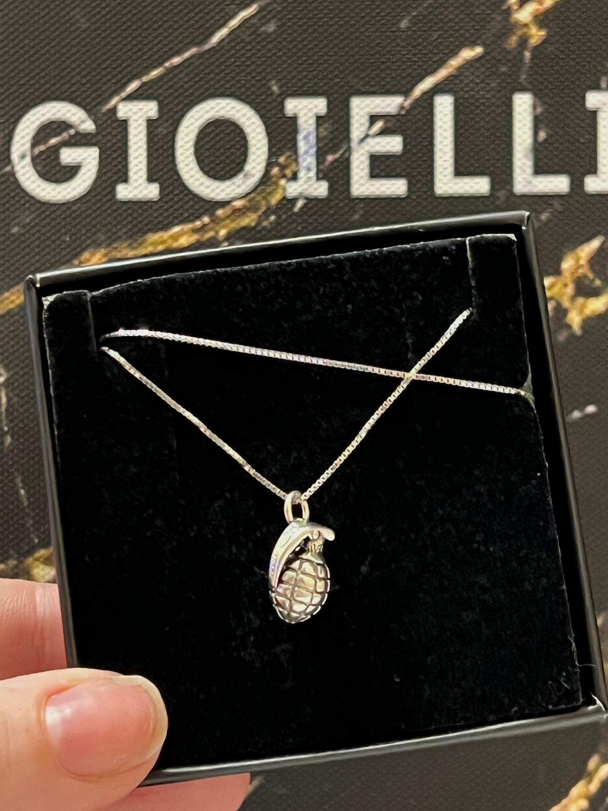 Collana bomba.