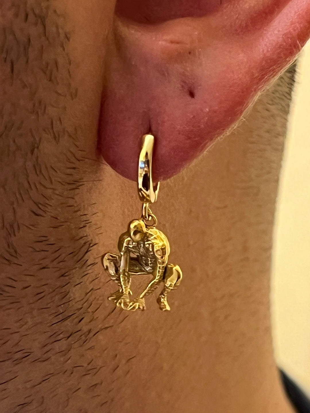 Orecchino spiderman.