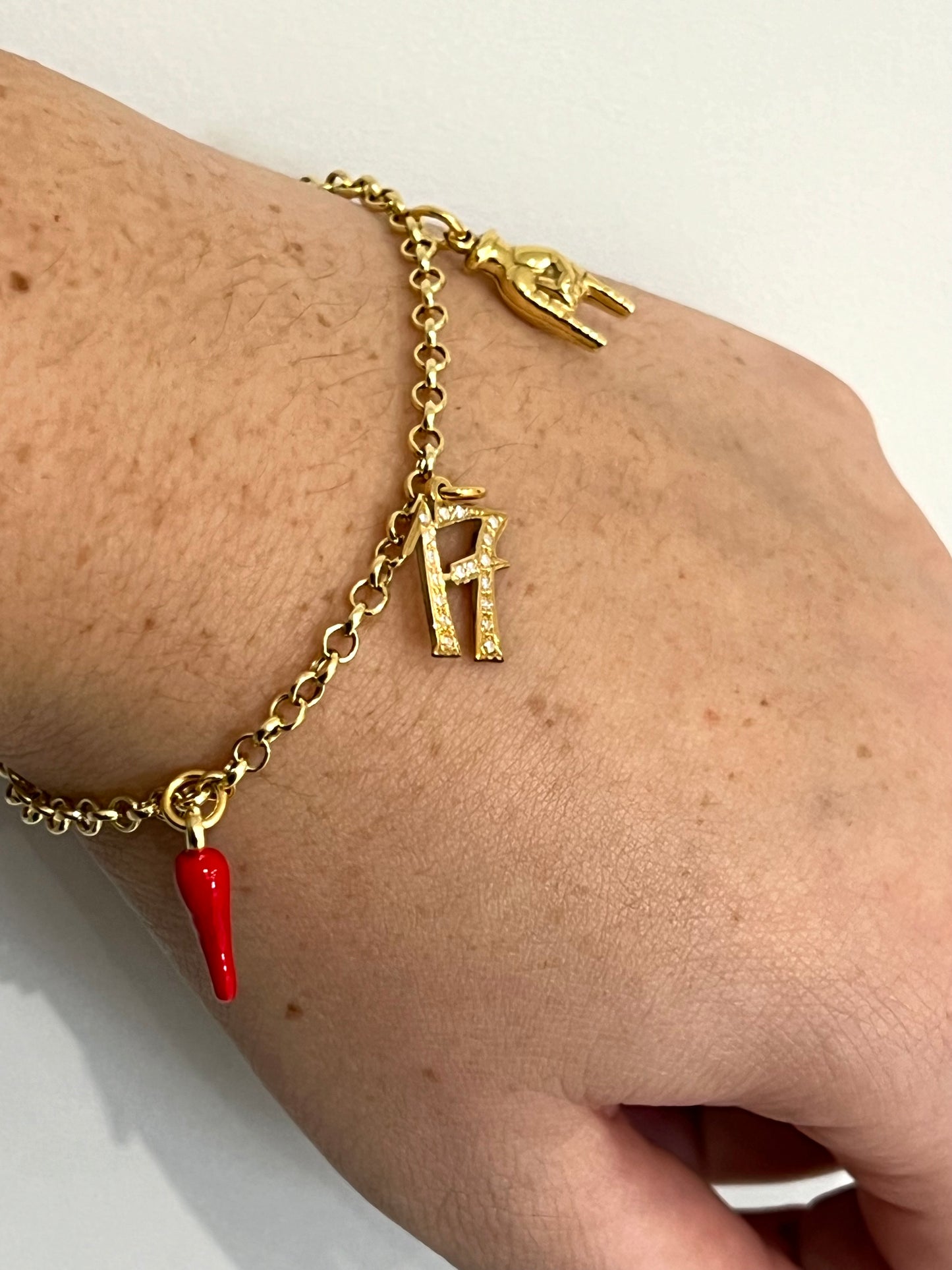 Bracciale scaramantico.