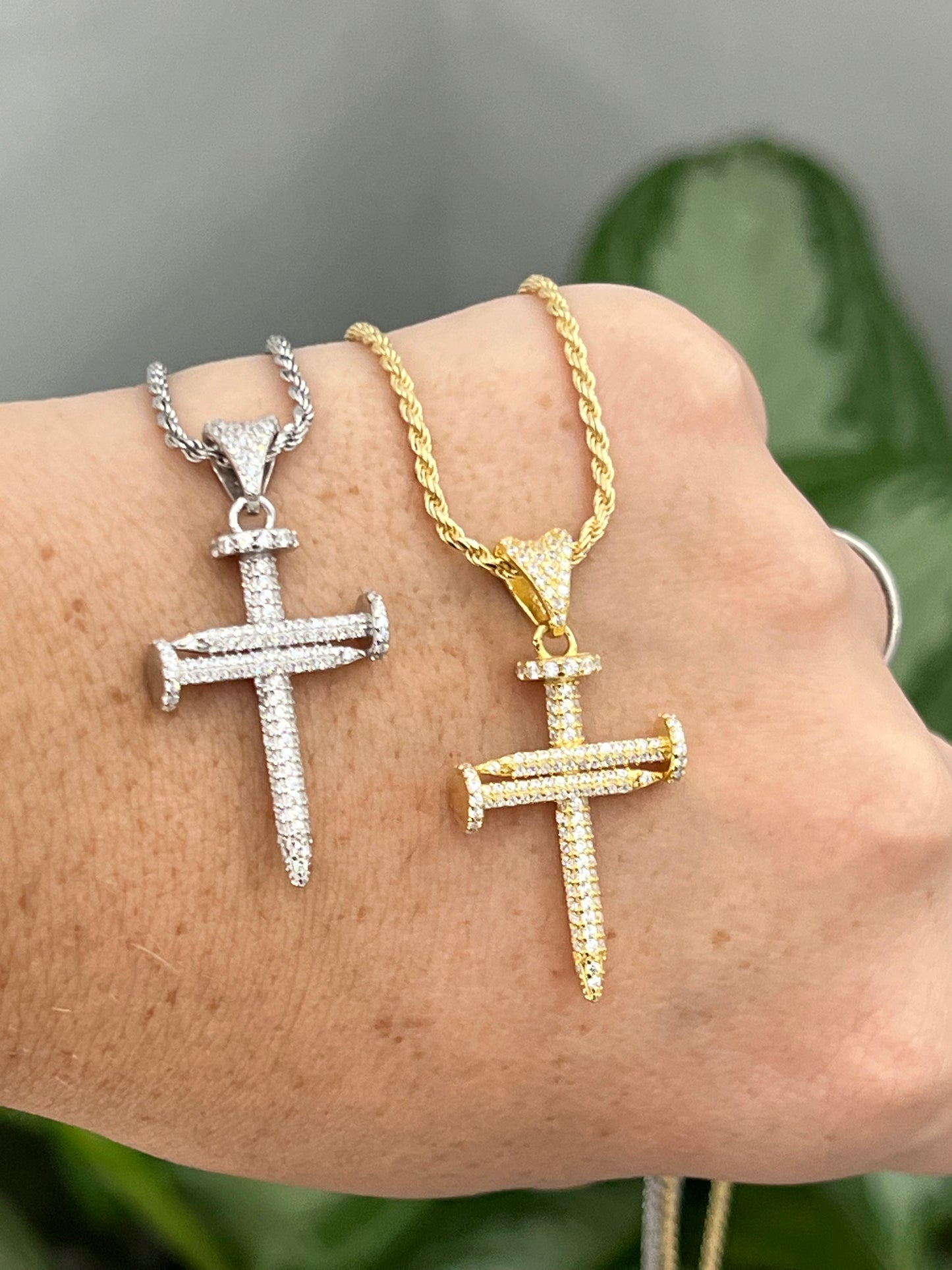 C*****R CROSS