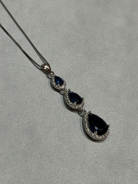 Collana gocce di zaffiro.