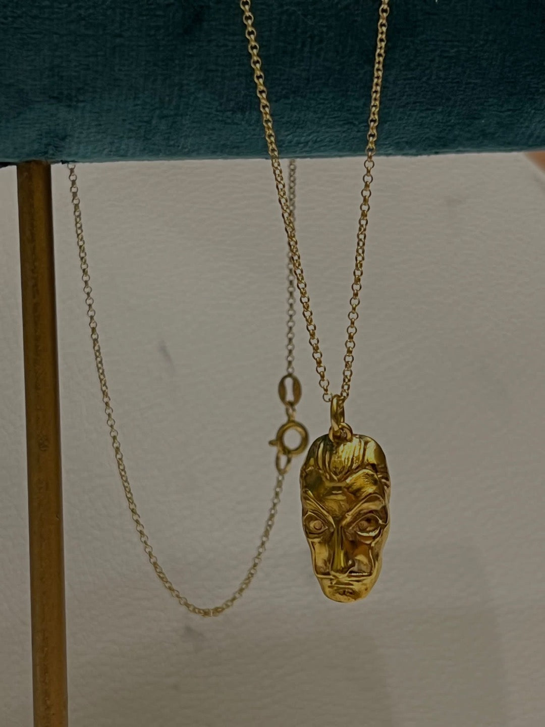Collana maschera Dalì.