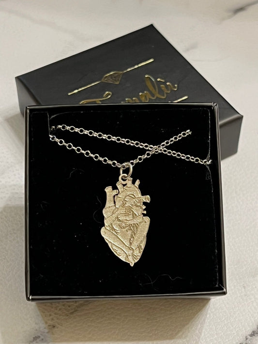 Collana heart hug.
